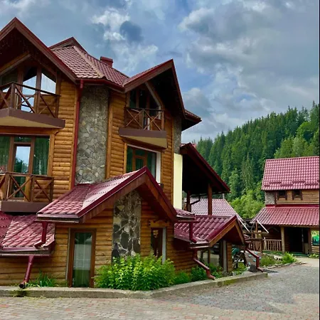 Girskiy Prutets מלון